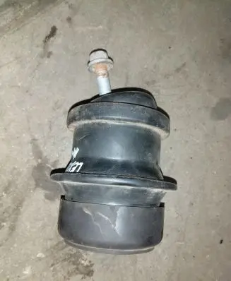Lexus GS 250 350 300H 450H Engine mount bracket