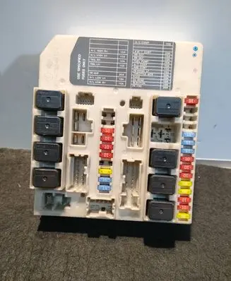 Nissan Micra Fuse box set DU101 5T20 284B7AX615