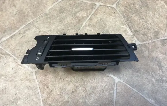 BMW 3 E90 E91 Front bumper upper radiator grill 9130465