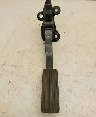 Mitsubishi Lancer VIII Accelerator throttle pedal MN101544 06284B1A 44506896159