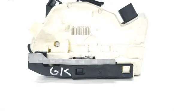 Volkswagen Tiguan Rear door lock 5N0839015D