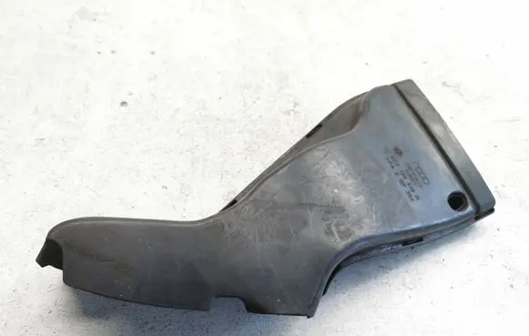 Audi A4 S4 B7 8E 8H Air intake duct part 8E0129618H