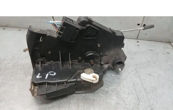 BMW 3 E46 Front door lock 