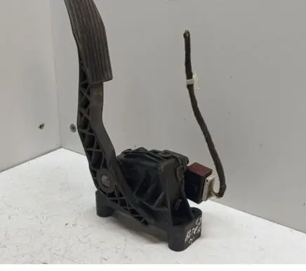 Opel Astra H Accelerator throttle pedal 9157998 6PV00811200