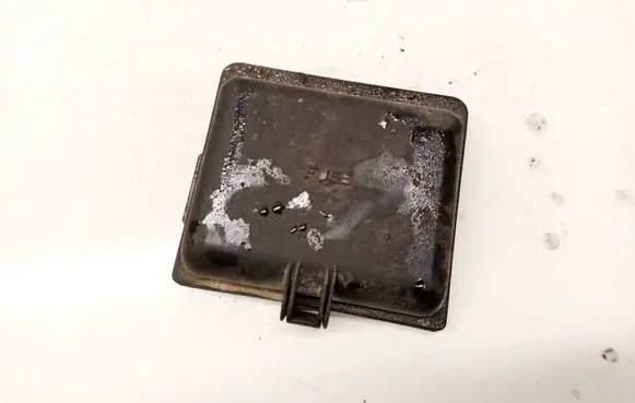 Lexus RX 300 Fuse box cover 