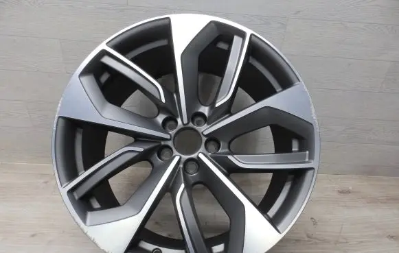 Audi e-tron R20 alloy rim 4KE601025