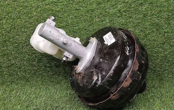 Ford Escape Brake booster 8L842B195CC 26775711904