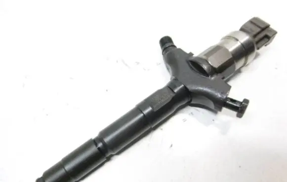 Renault Espace - Grand espace IV Fuel injector 8-97239161-7