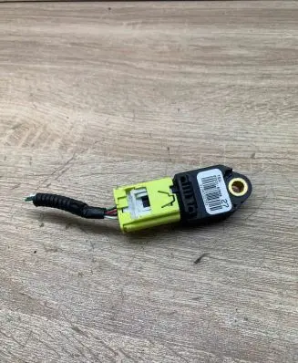 Toyota Auris 150 Airbag deployment crash/impact sensor 8983102060