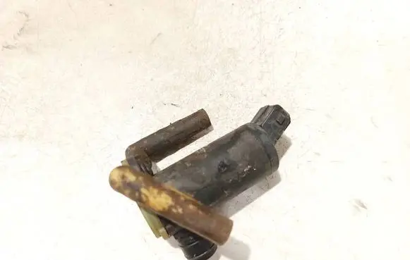 Ford Focus Windscreen/windshield washer pump 93bb17k624ba