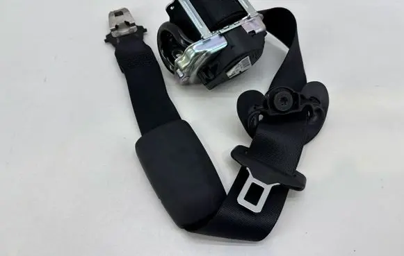 BMW 2 F45 Front seatbelt 7313304 012R0000 627941400