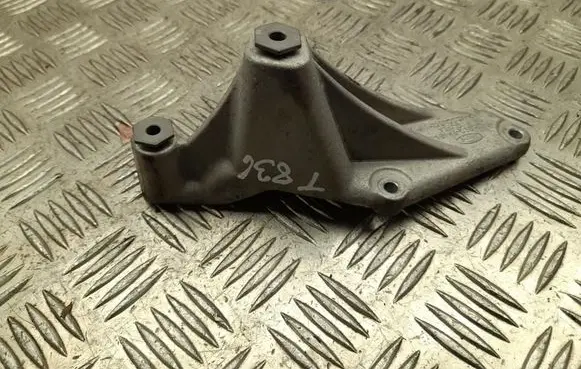Ford Mondeo MK V Engine mounting bracket HG9Q9P484AC