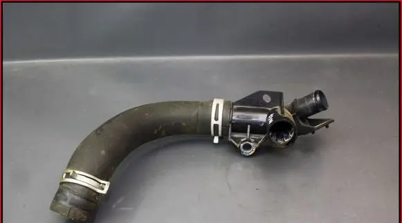 Peugeot 308 Engine coolant pipe/hose 9684589080