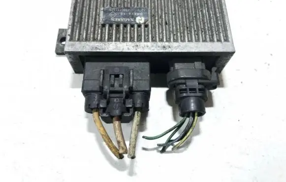 Renault Scenic I Glow plug pre-heat relay 7700111525