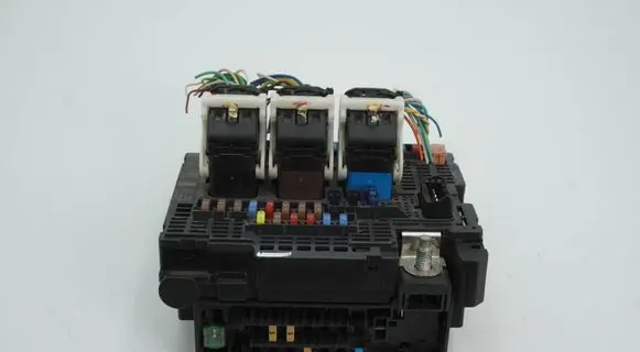 Peugeot 508 BSM Control unit 9811985380