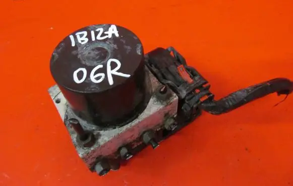 Seat Ibiza III (6L) ABS Pump 6Q0614117S 0265800511 6Q0907379AF