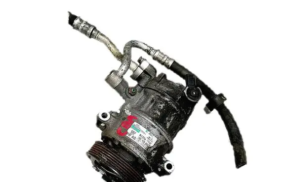 Volkswagen PASSAT B6 Air conditioning (A/C) compressor (pump) 5N0820803