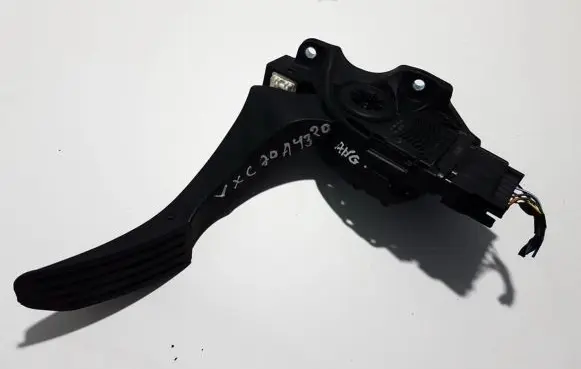 Volvo XC70 Accelerator throttle pedal 31329060 6pv010834-03