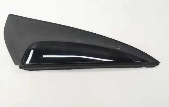 Citroen C4 II Picasso Rear side glass trim 9677085980