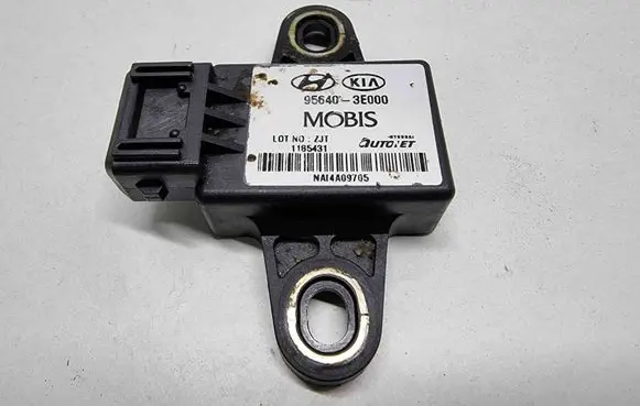 KIA Sorento Airbag deployment crash/impact sensor 956403E000 1185431