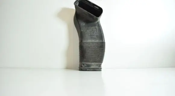 Audi A6 S6 C5 4B Air intake duct part 8D0129617E