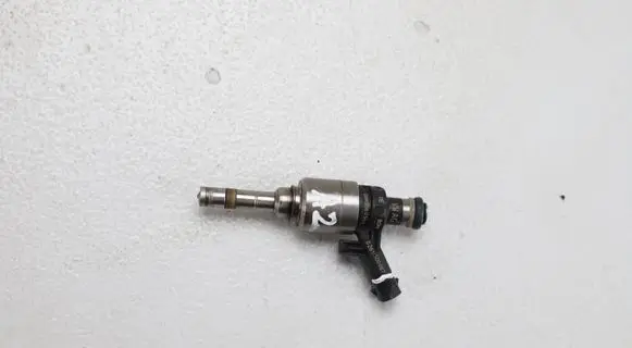 Audi A4 S4 B8 8K Fuel injector 06H906036J 0261500087