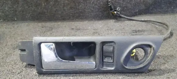 Audi A6 S6 C4 4A Front door interior handle 4A0839019C