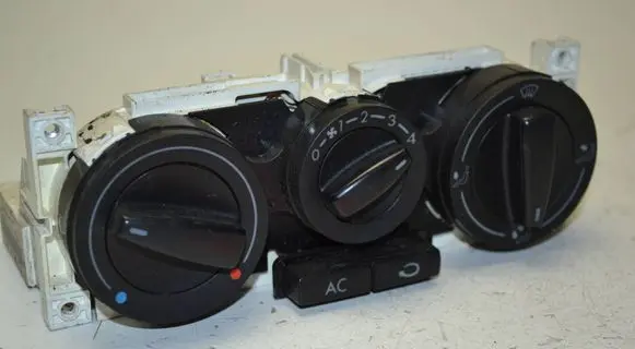 Volkswagen Golf IV Climate control unit 1J0820045F 657837L11 901511210000