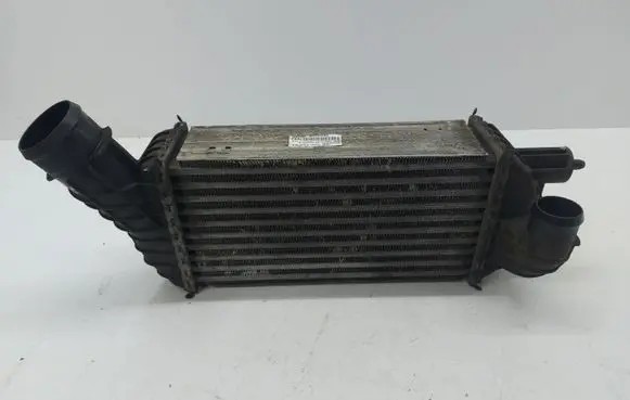 Citroen DS4 Intercooler radiator 9674720580