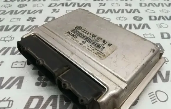 Audi A4 S4 B5 8D Engine control unit/module 4D0907551AG 0261204868