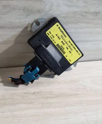 Mercedes-Benz ML W163 Transfer box differential control unit A1635457932