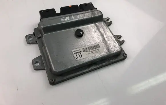 Nissan Juke I F15 Engine control unit/module MEC940140