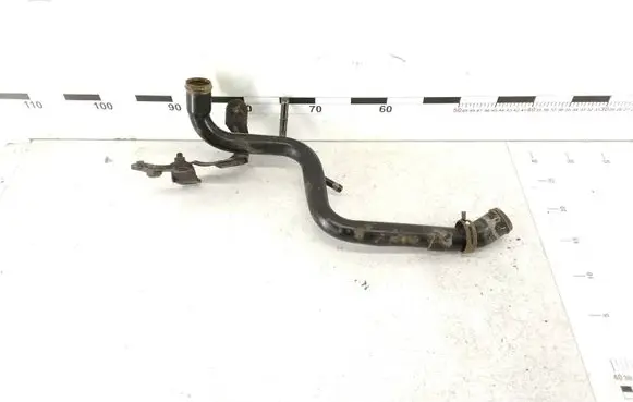 Volkswagen PASSAT B5.5 Engine coolant pipe/hose 038121071S