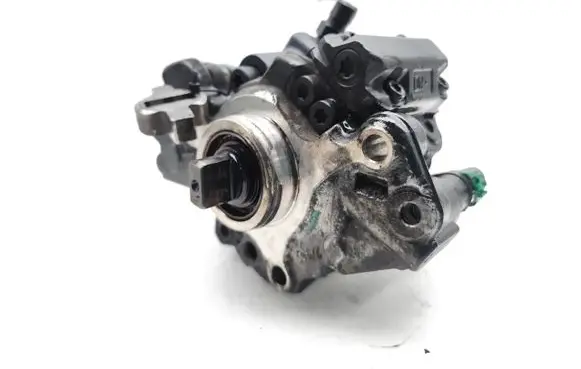 Ford Kuga II Fuel injection high pressure pump 9687959180 9424A050A