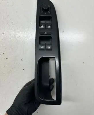 Volkswagen Golf VI Electric window control switch 1K4868049C 1K4959857B 1K0959565K
