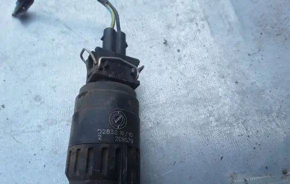 Peugeot Boxer Windscreen/windshield washer pump D283216