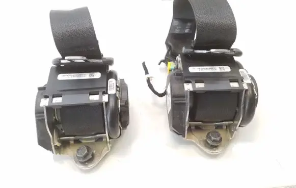 Tesla Model 3 Rear seatbelt 111015401F