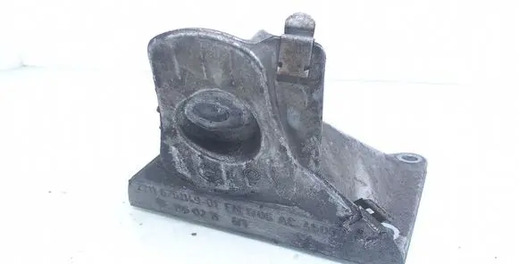 BMW 5 E60 E61 Engine mounting bracket 6761149 22116761149