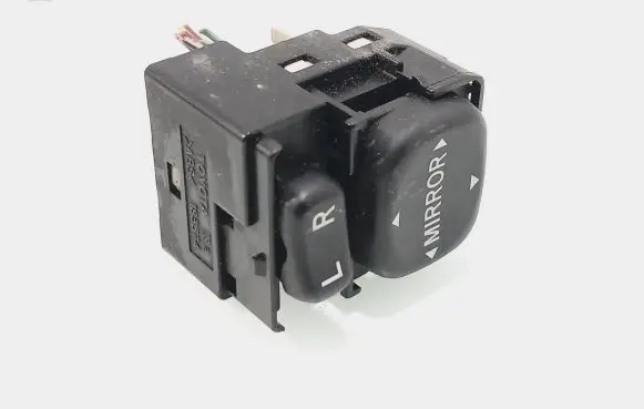 Toyota Avensis Verso Wing mirror switch 183574