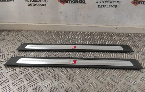 Audi TT TTS RS Mk3 8S Front sill trim cover 8S0853492C 8S0853491C