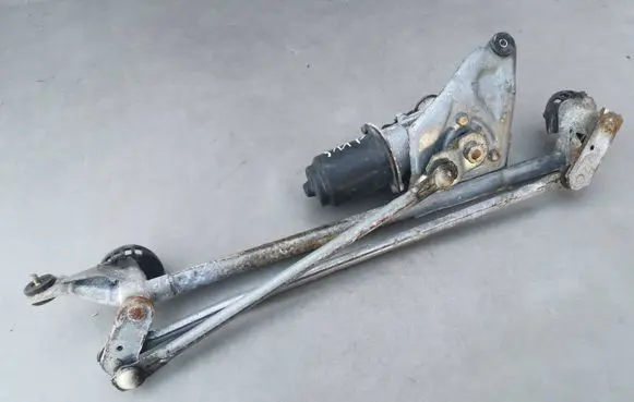 Subaru Impreza II Front wiper linkage 