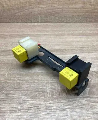 Renault Scenic I Other relay 7703397912 7700844253