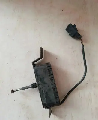 Volvo V70 Headlight wiper blade 
