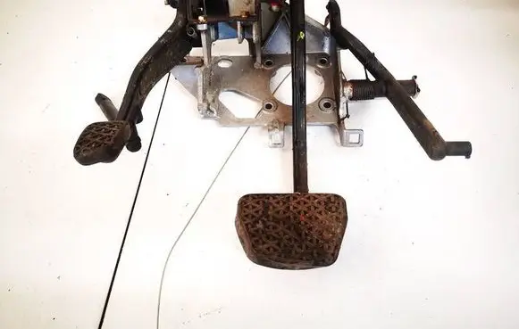BMW 7 E38 Clutch pedal 1162311