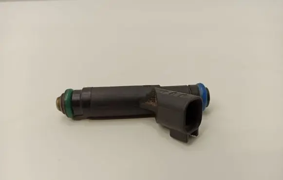 Ford Mustang IV Fuel injector XF2EC4B 9F593212 Y286A02647