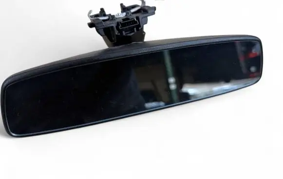 Rear view mirror (interior)