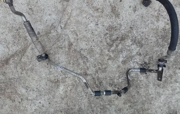 Volkswagen Caddy Air conditioning (A/C) pipe/hose 1T0820743AB