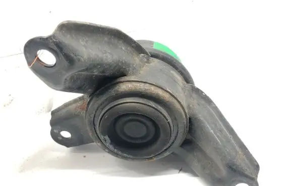 Engine mounting bracket