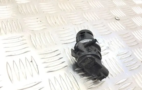 Toyota Land Cruiser (J150) Windscreen/windshield washer pump 8533060160