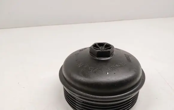 Mercedes-Benz A W177 Oil filter cover 152082327R